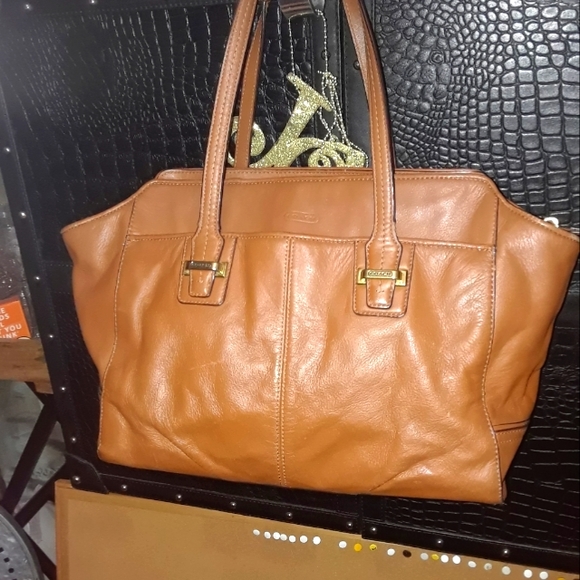 Gorgeous  Coach Taylor Alexis  F25205 classic quality - Picture 2 of 6
